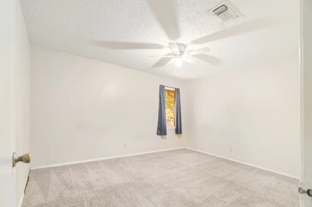 2820 W Kaufman Street Paris, TX 75460