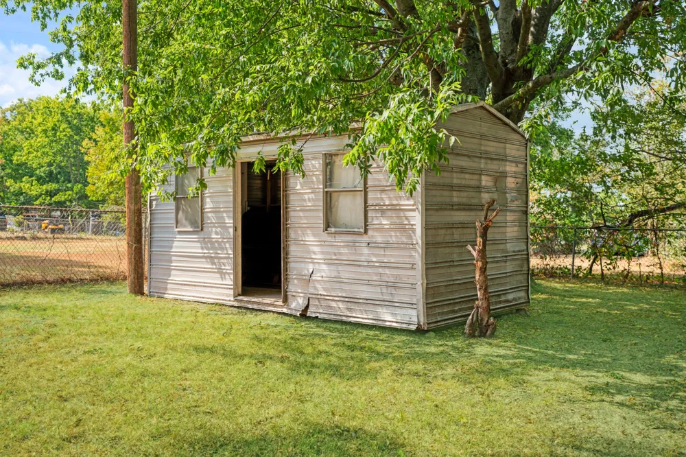 2820 W Kaufman Street Paris, TX 75460