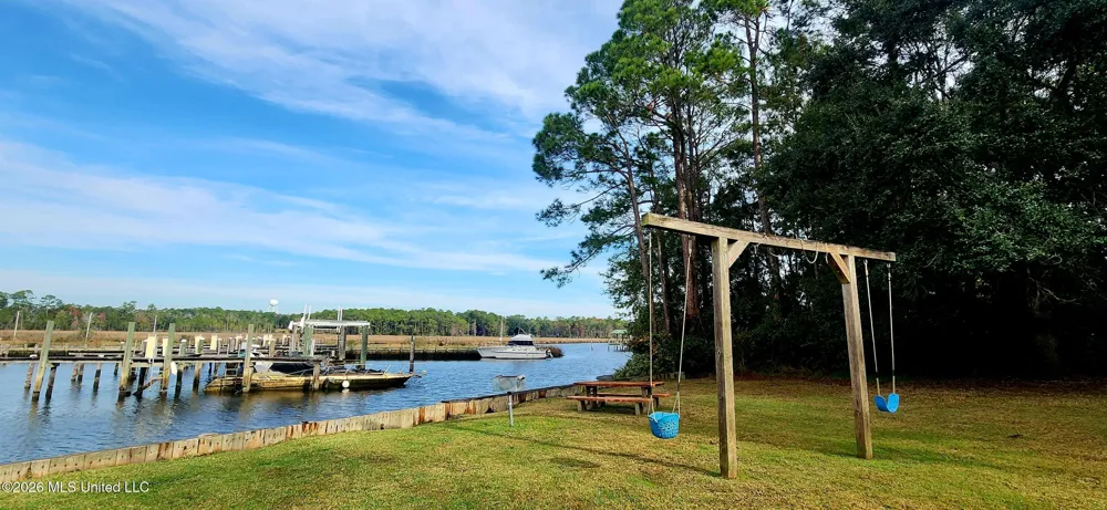 3230 Cumberland Road Ocean Springs, MS 39564