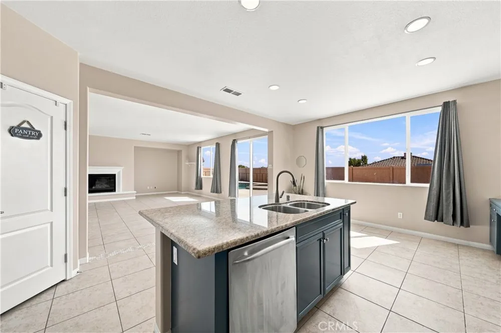 41648 Retsina Street Palmdale, CA 93551