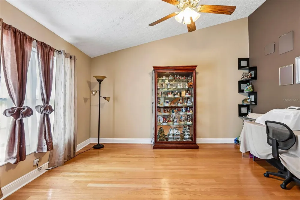 1424 DUMONT DRIVE Valrico, FL 33596
