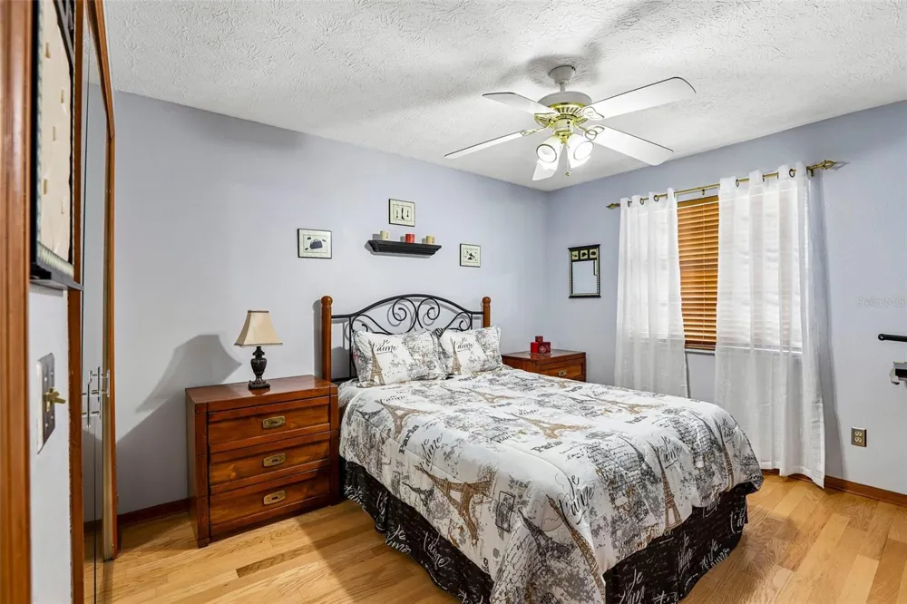 1424 DUMONT DRIVE Valrico, FL 33596