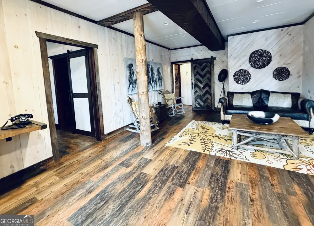 85 Dixieland LN Clayton, GA 30525