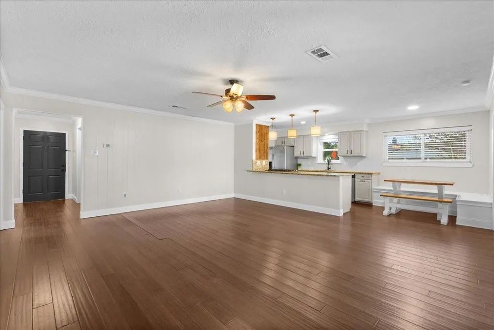 15703 Blackhawk Boulevard Friendswood, TX 77546