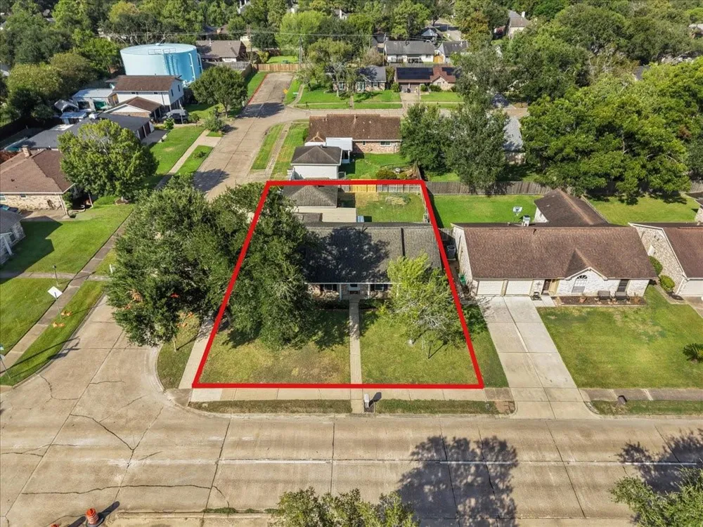15703 Blackhawk Boulevard Friendswood, TX 77546