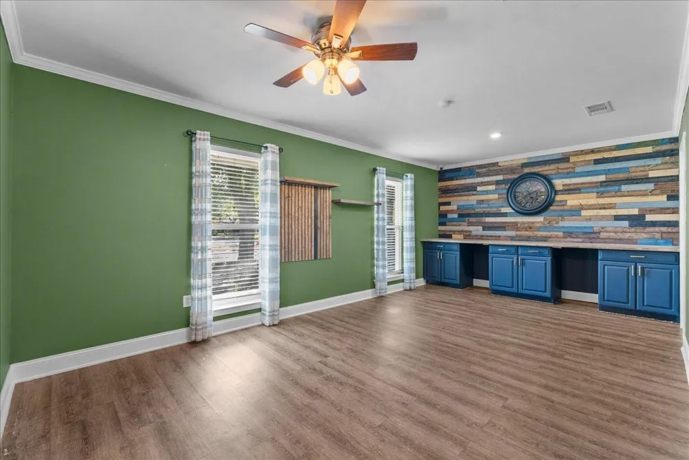 15703 Blackhawk Boulevard Friendswood, TX 77546