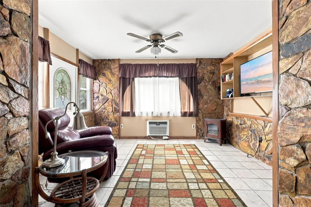 324 RIVIERA DRIVE Debary, FL 32713