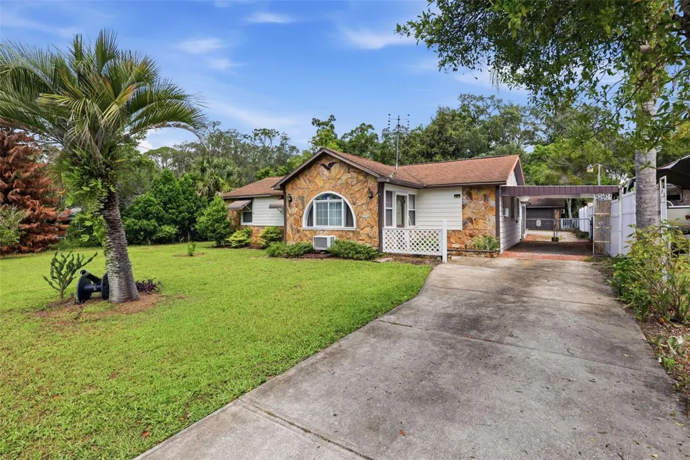 324 RIVIERA DRIVE Debary, FL 32713