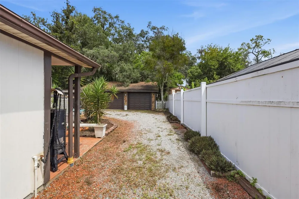 324 RIVIERA DRIVE Debary, FL 32713