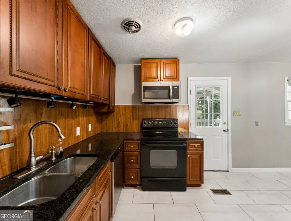 2555 Cleveland RD Bogart, GA 30622