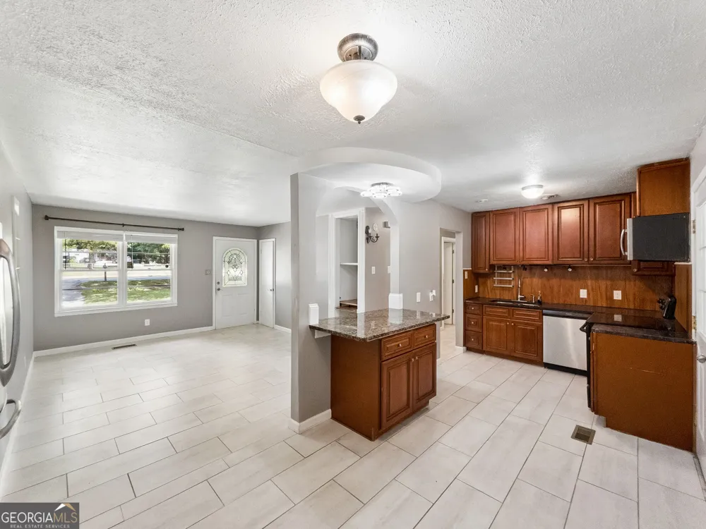 2555 Cleveland RD Bogart, GA 30622