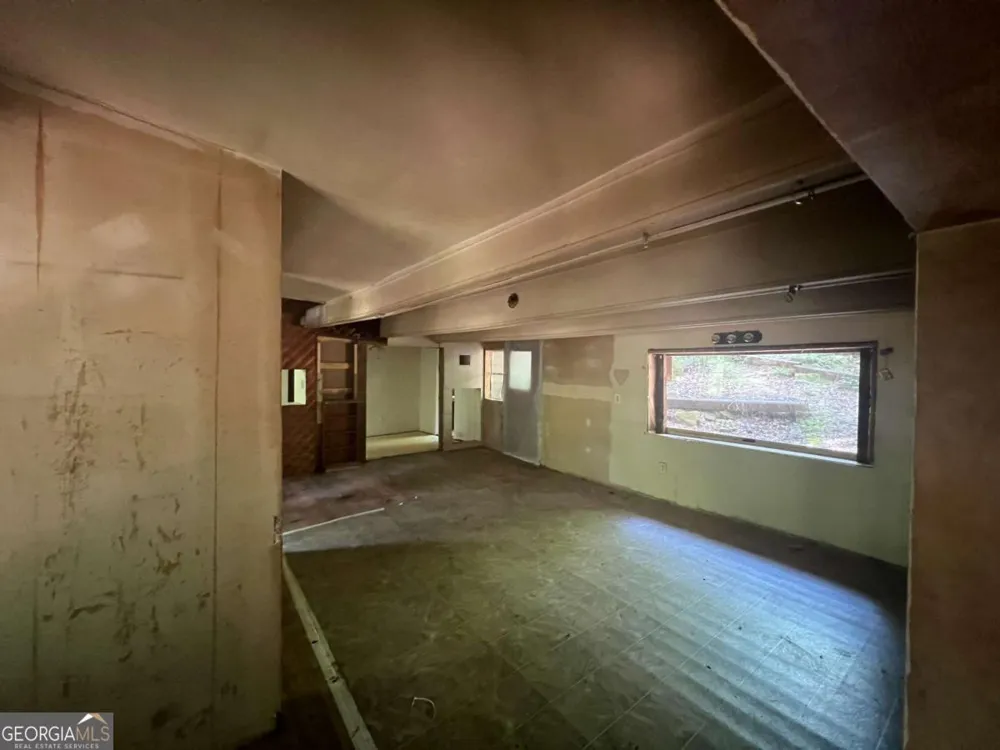 345 Banner CIR Ellijay, GA 30540