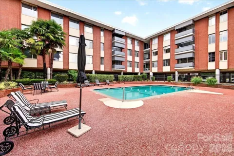 1300 Queens Road #209