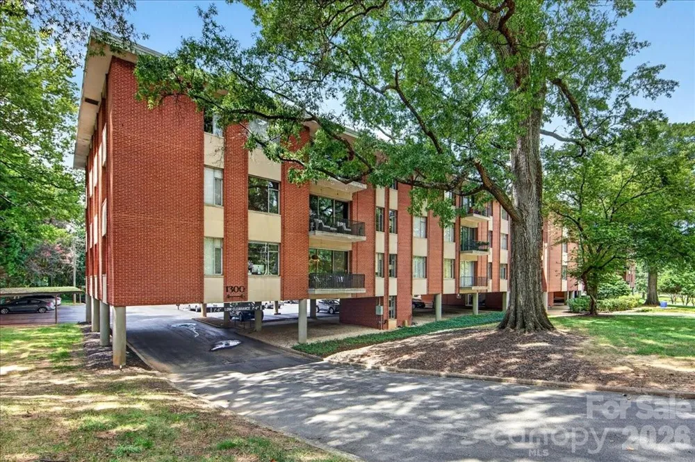1300 Queens Road #209 Charlotte, NC 28207