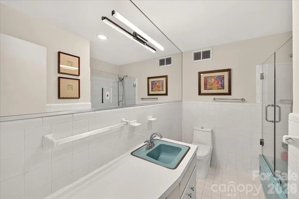 1300 Queens Road #209 Charlotte, NC 28207