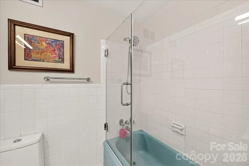 1300 Queens Road #209 Charlotte, NC 28207