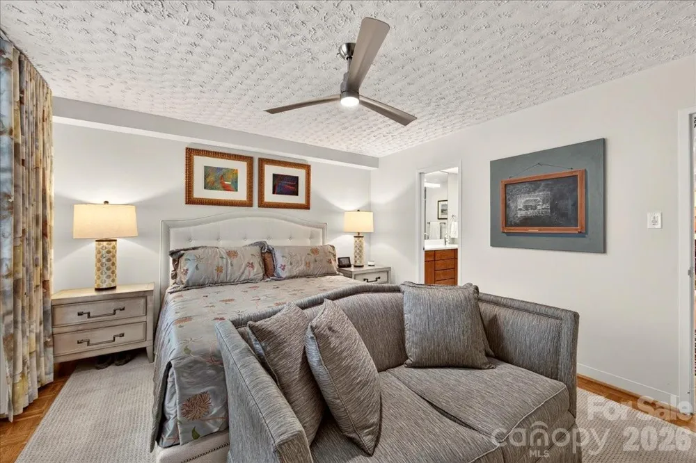 1300 Queens Road #209 Charlotte, NC 28207