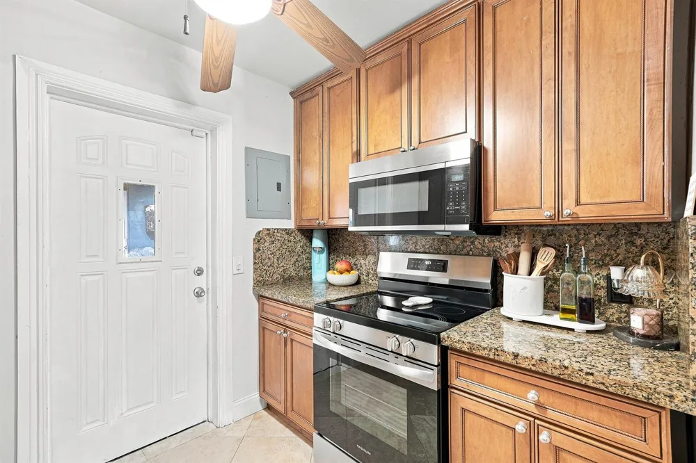 1839 SW 4th Avenue Fort Lauderdale, FL 33315