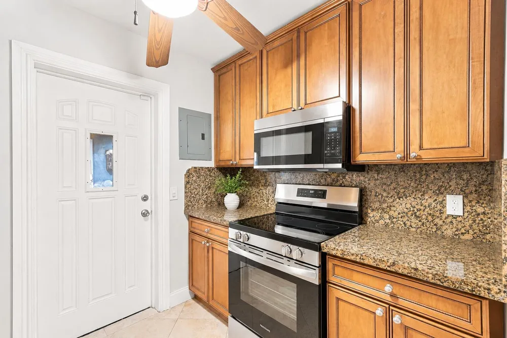 1839 SW 4th Avenue Fort Lauderdale, FL 33315