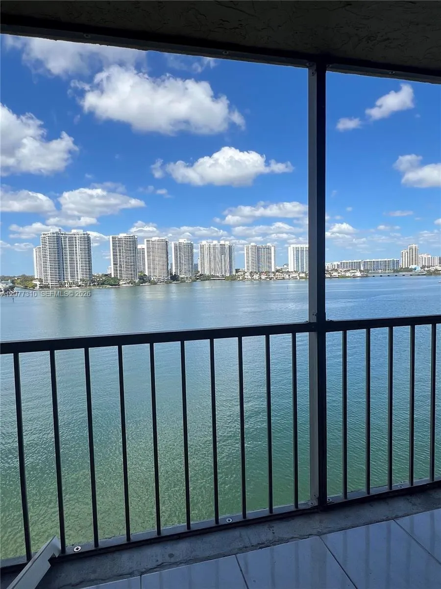 17500 Bay Rd #S907 Sunny Isles Beach, FL 33160