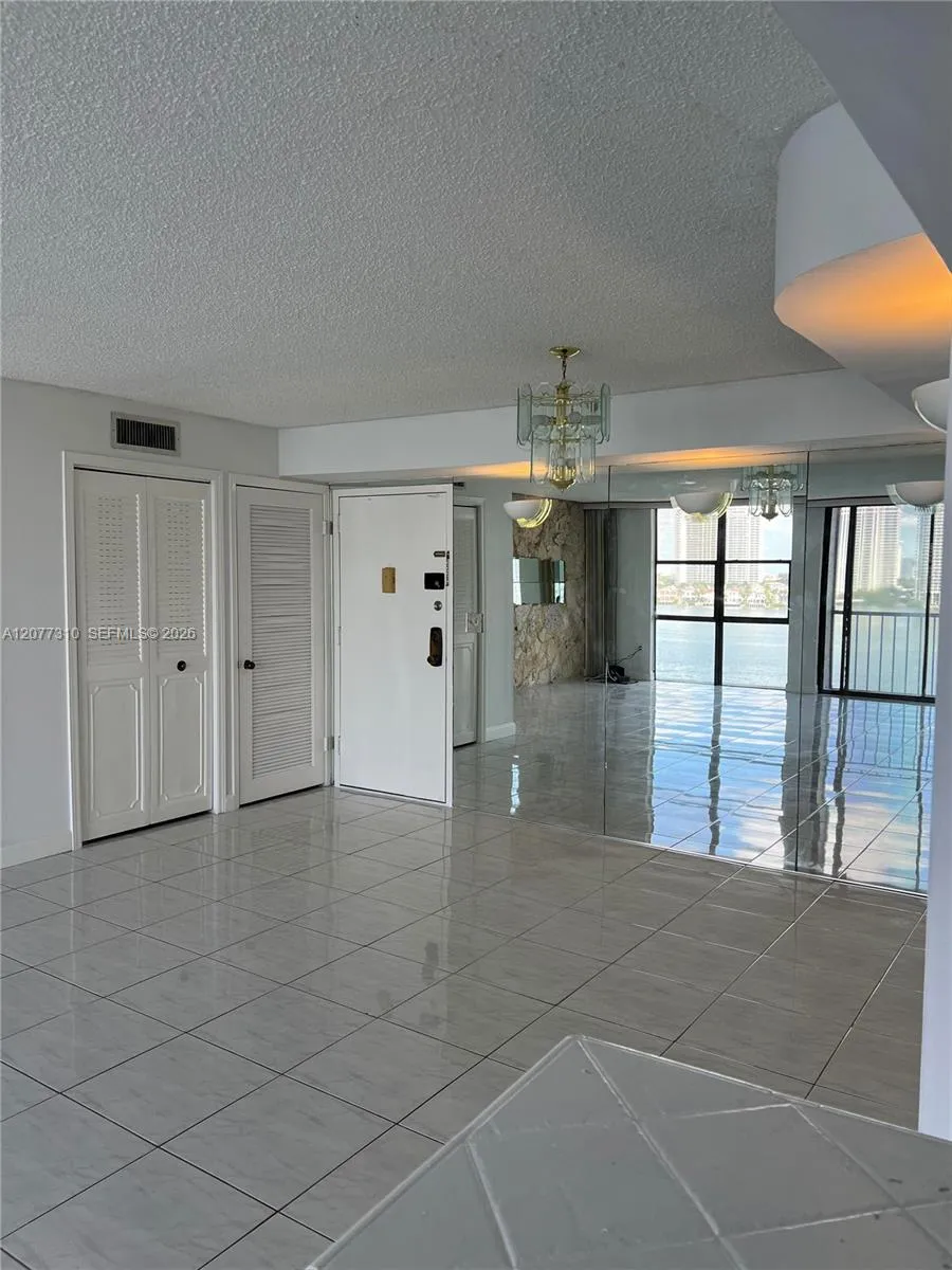 17500 Bay Rd #S907 Sunny Isles Beach, FL 33160