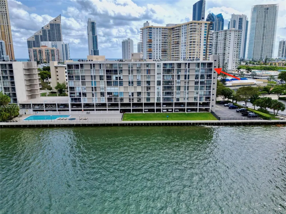 17500 Bay Rd #S907 Sunny Isles Beach, FL 33160