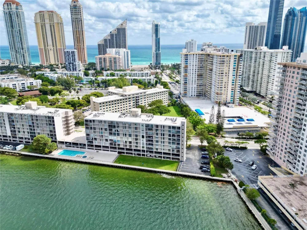 17500 Bay Rd #S907 Sunny Isles Beach, FL 33160