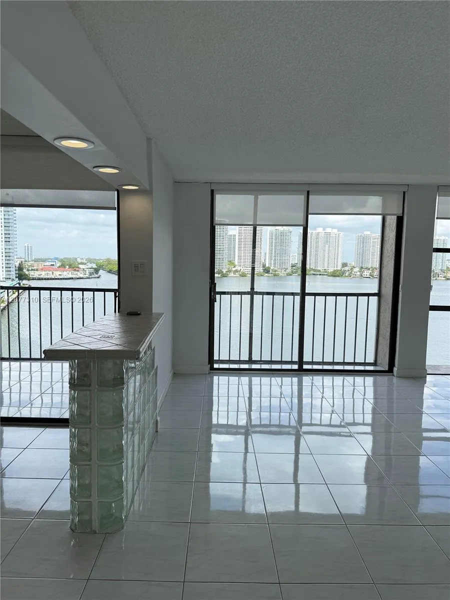 17500 Bay Rd #S907 Sunny Isles Beach, FL 33160