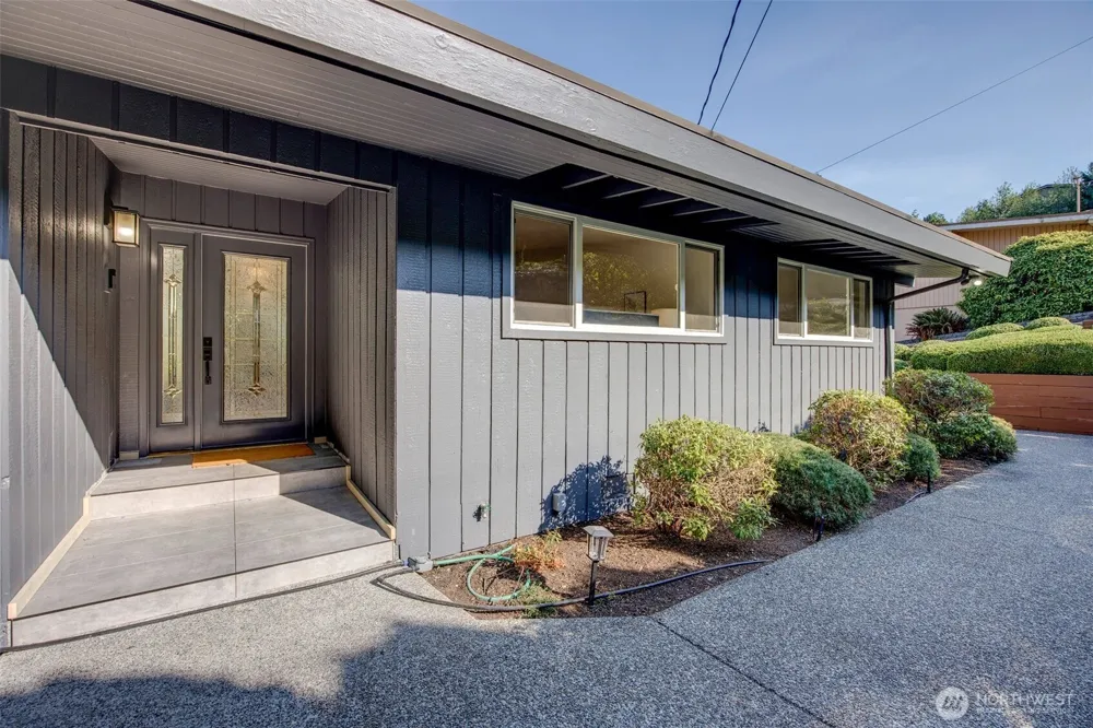 2434 73rd Avenue SE Mercer Island, WA 98040