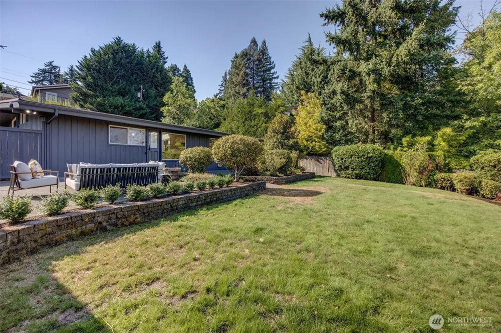 2434 73rd Avenue SE Mercer Island, WA 98040