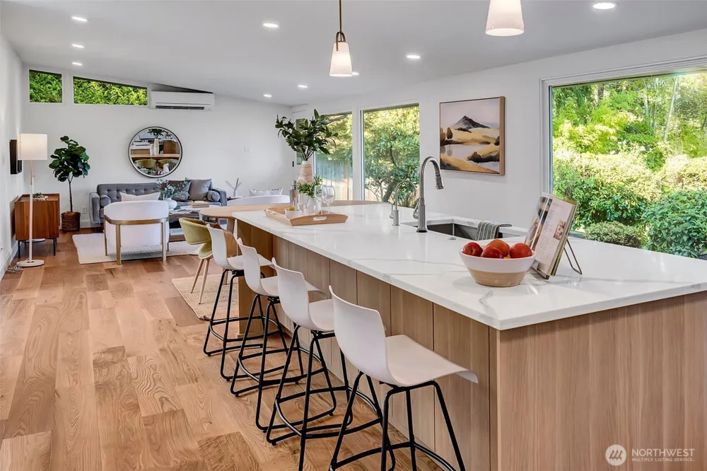 2434 73rd Avenue SE Mercer Island, WA 98040