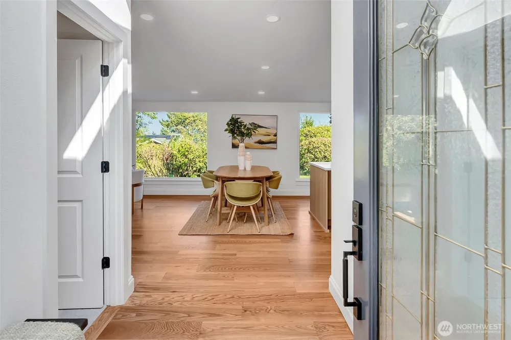 2434 73rd Avenue SE Mercer Island, WA 98040