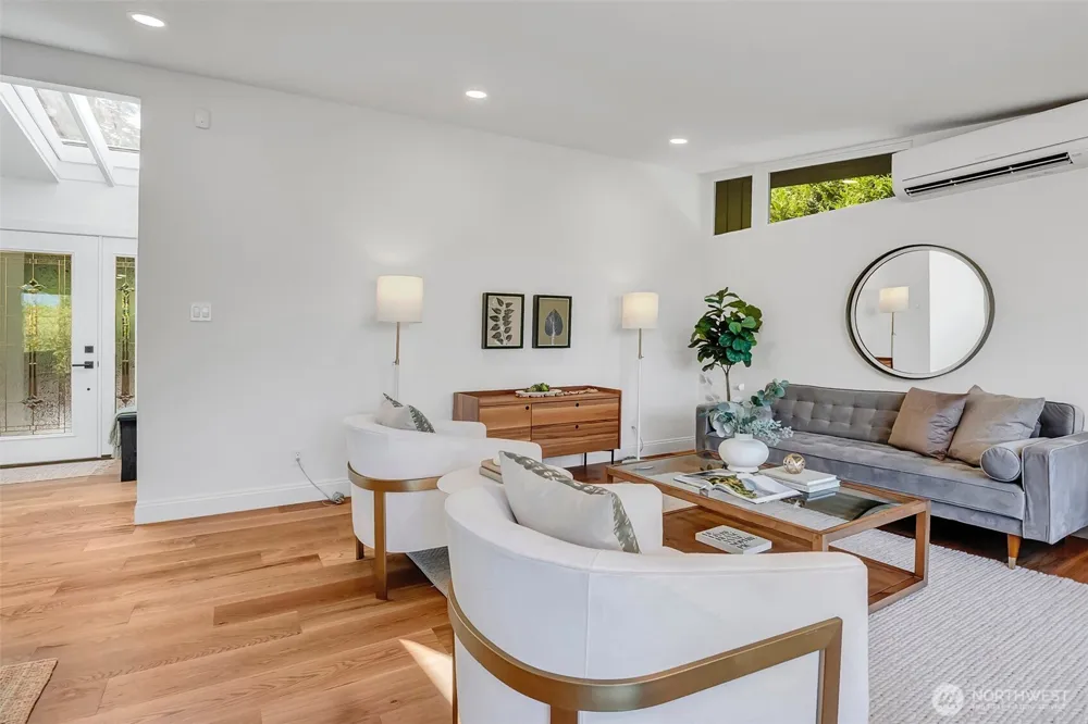 2434 73rd Avenue SE Mercer Island, WA 98040