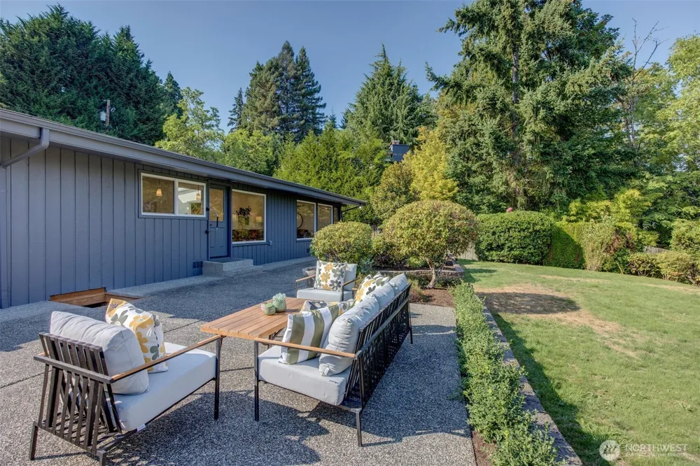 2434 73rd Avenue SE Mercer Island, WA 98040