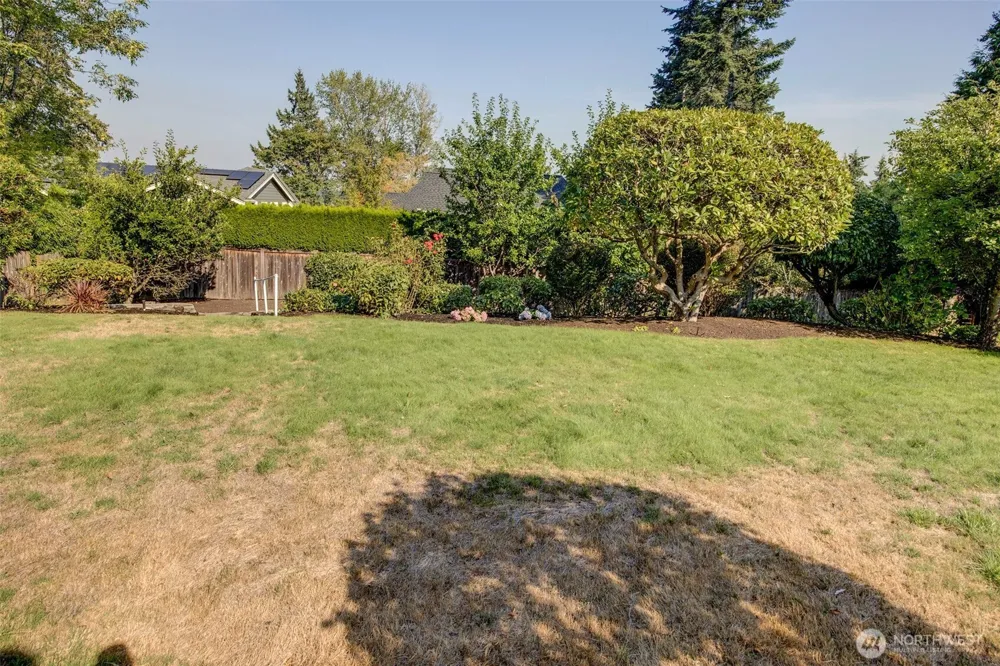 2434 73rd Avenue SE Mercer Island, WA 98040