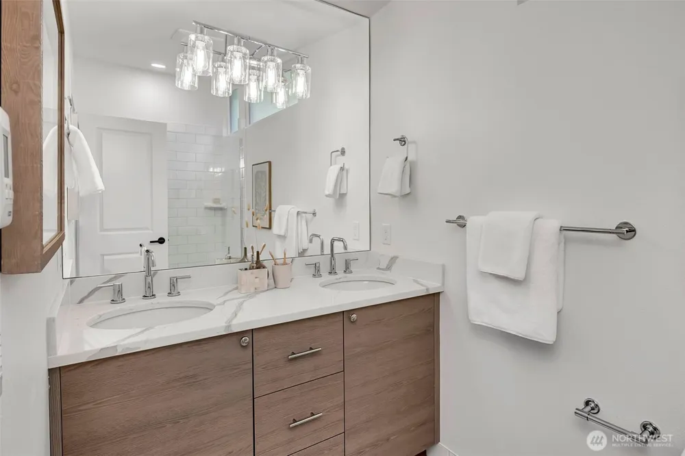 2434 73rd Avenue SE Mercer Island, WA 98040