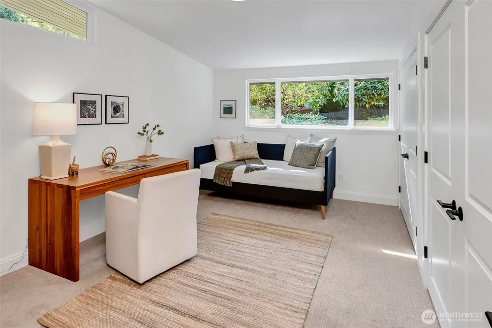 2434 73rd Avenue SE Mercer Island, WA 98040