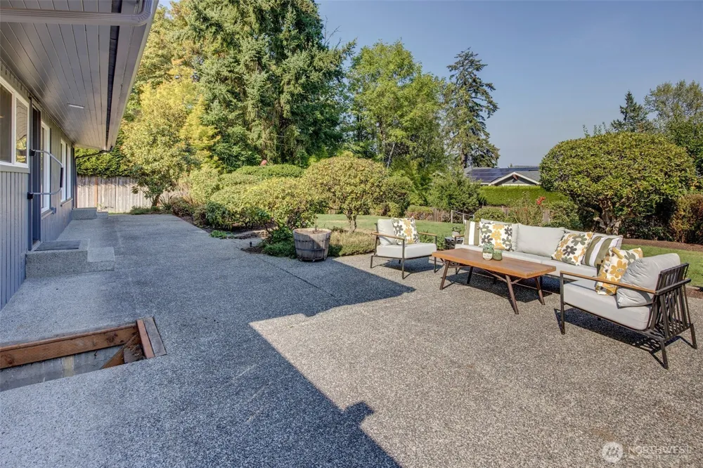 2434 73rd Avenue SE Mercer Island, WA 98040