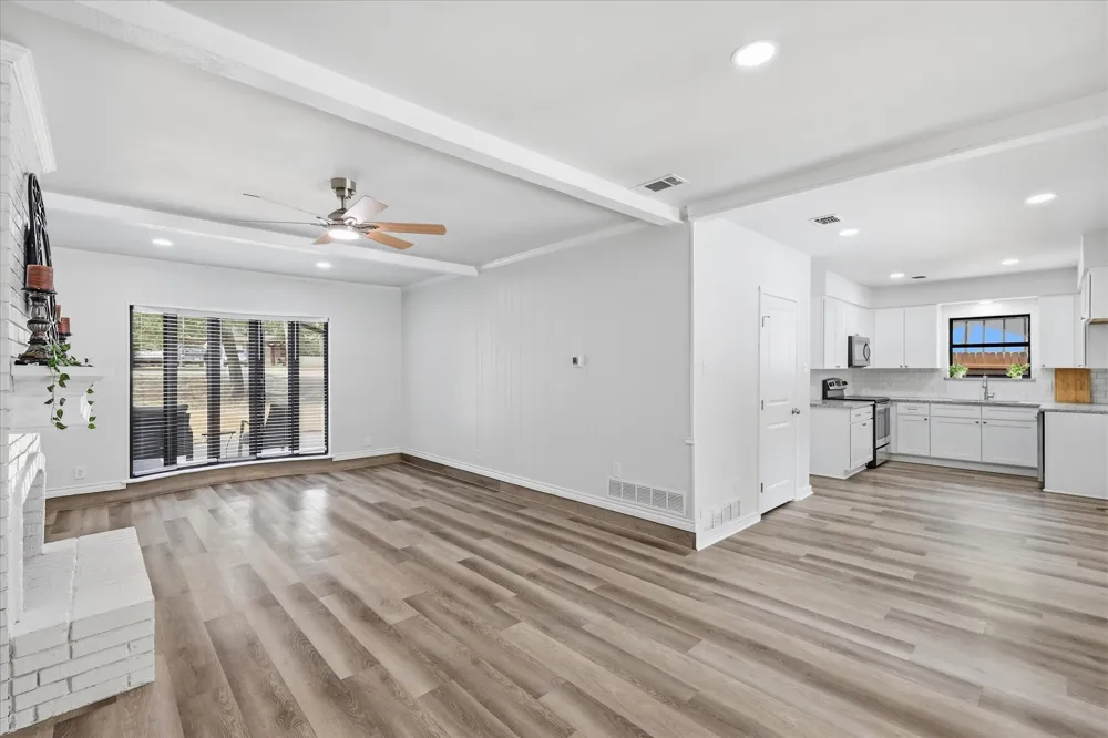 206 Lake Vista W Highland Village, TX 75077