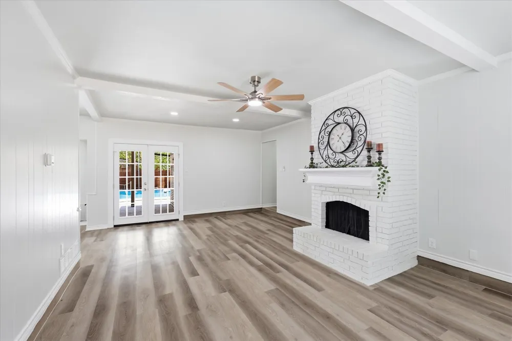 206 Lake Vista W Highland Village, TX 75077