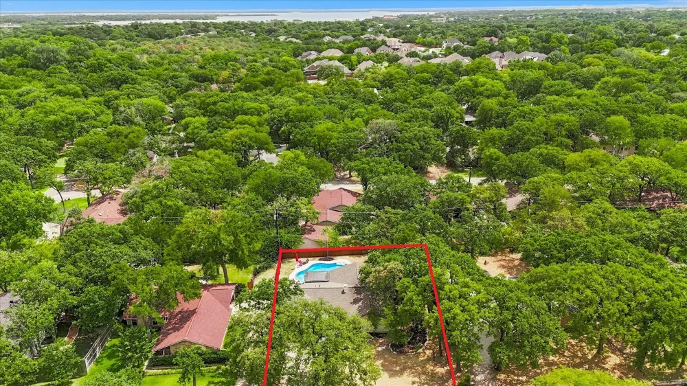 206 Lake Vista W Highland Village, TX 75077