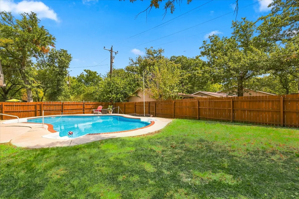 206 Lake Vista W Highland Village, TX 75077