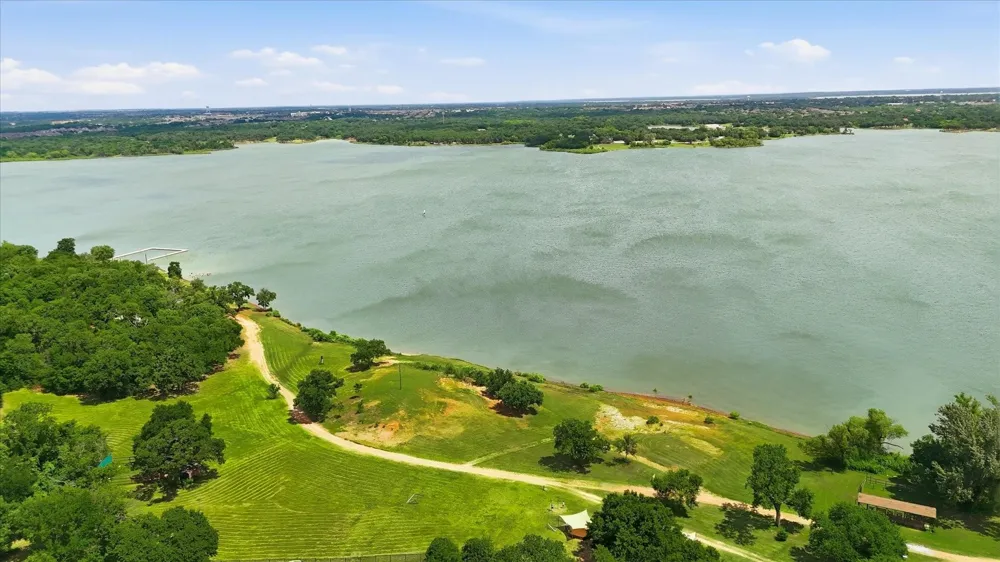 206 Lake Vista W Highland Village, TX 75077