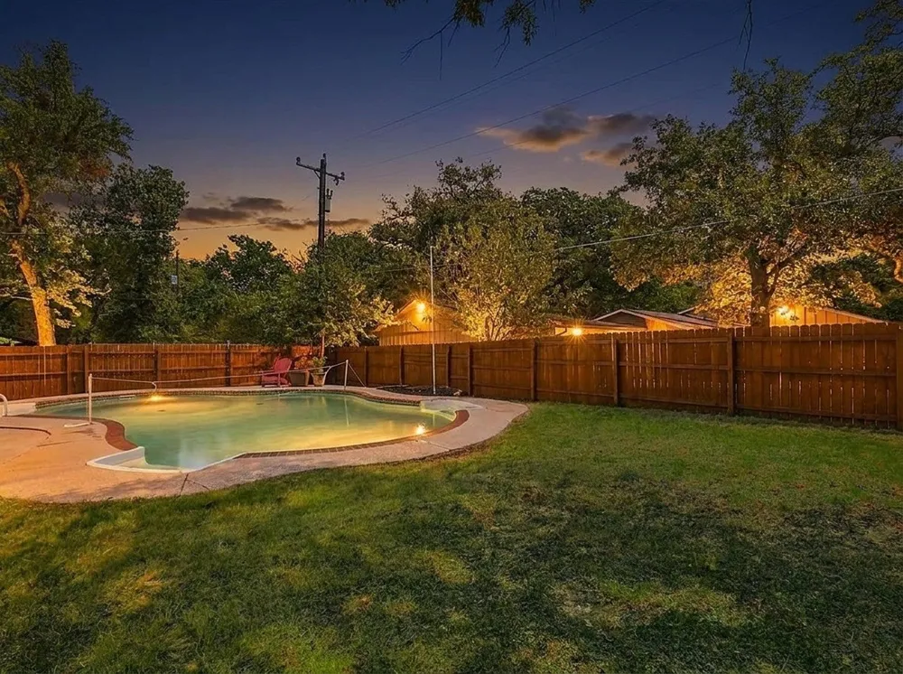 206 Lake Vista W Highland Village, TX 75077