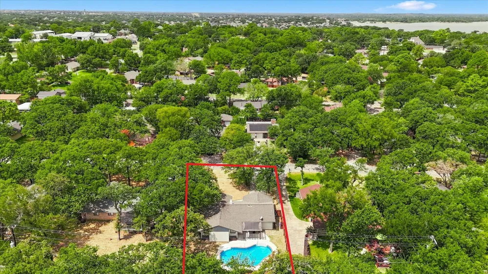 206 Lake Vista W Highland Village, TX 75077