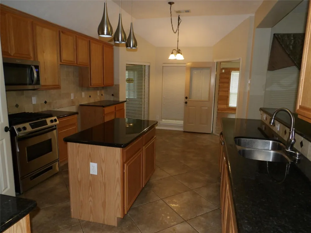 1902 S Carlsbad Lane Deer Park, TX 77536