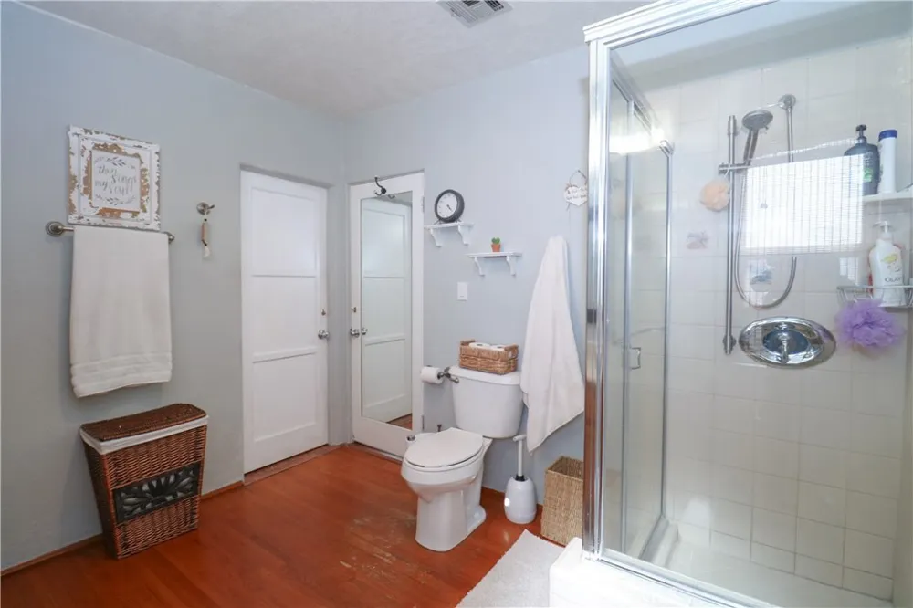 12421 Floral Whittier, CA 90601