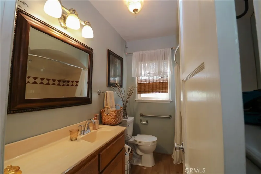 12421 Floral Whittier, CA 90601