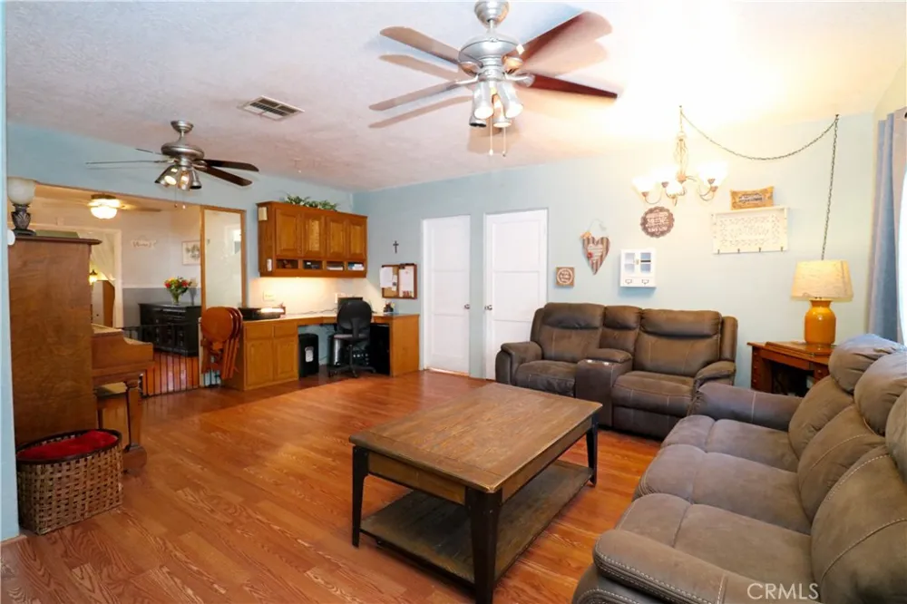 12421 Floral Whittier, CA 90601
