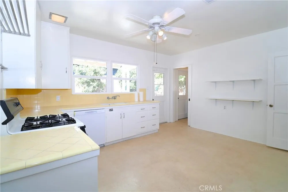 12421 Floral Whittier, CA 90601